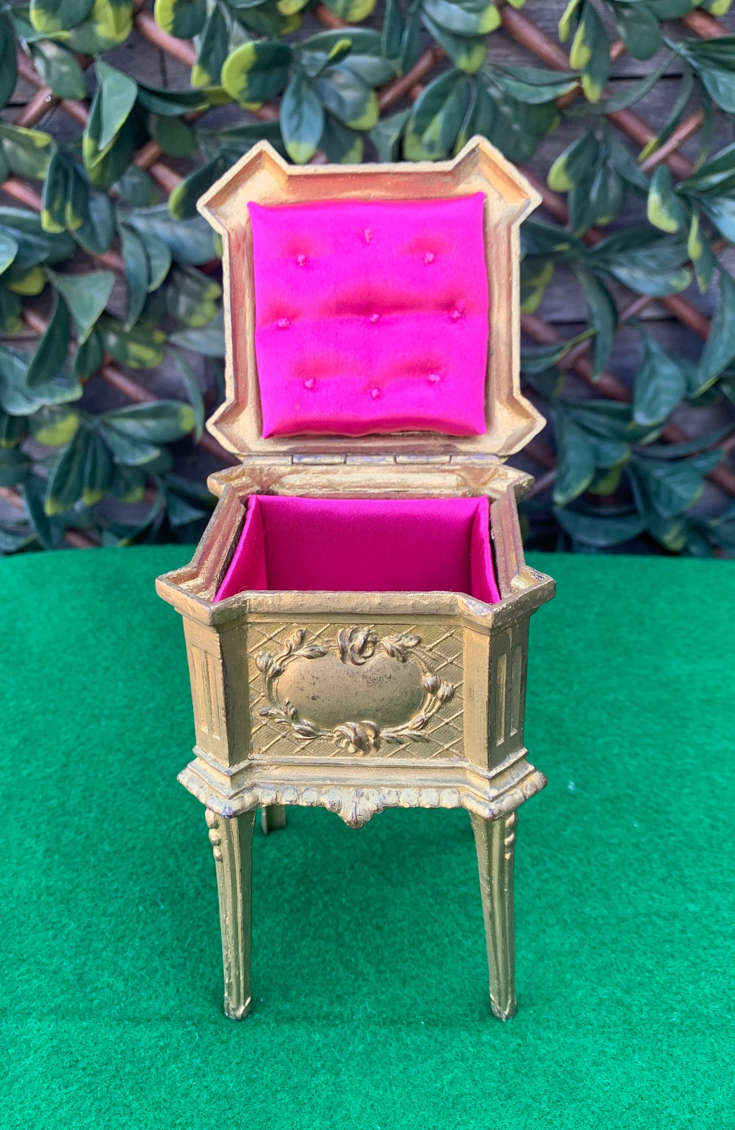 Beautiful Antique Napoleon III (1852-1870)Tiny Regule Jewellery Trinket Box/Chest Silk Interior