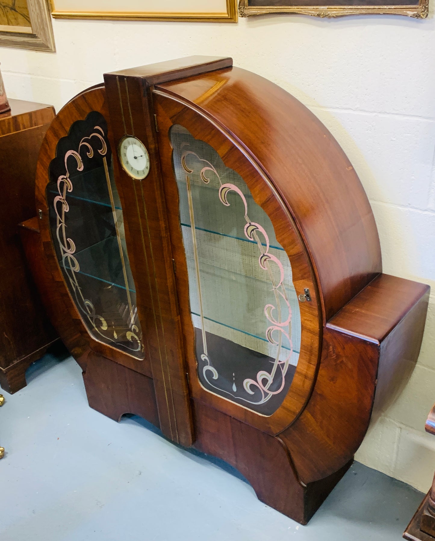 1930s Art Deco Cocktail Cabinet Curved Walnut Bar With Etched Glass & Integrated Smiths Clock