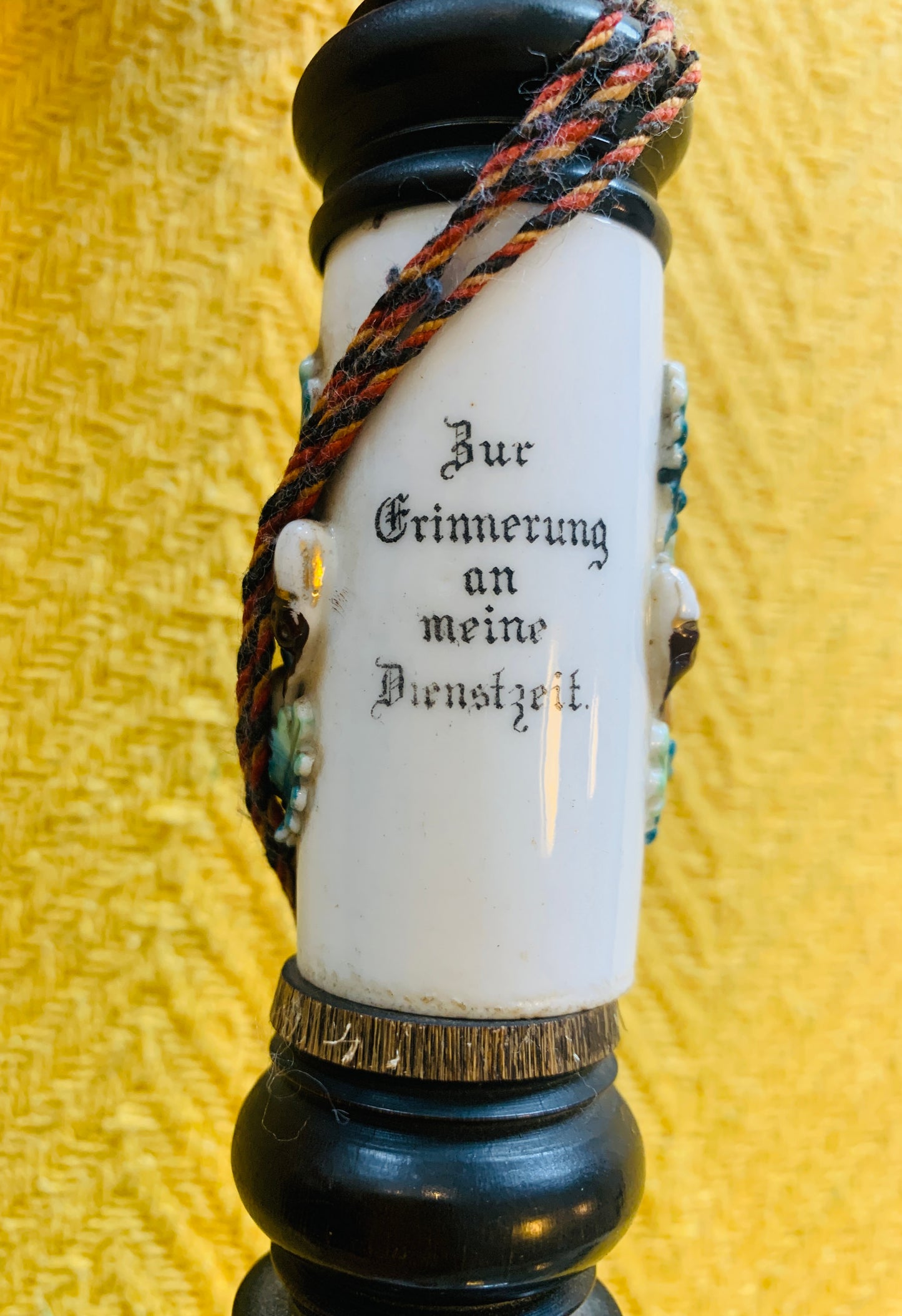 Antique German RESERVIST PIPE WITH PORCELAIN PIPE BOWL - 'RESERVISTENPFEIFE MIT PORZELLAN-PFEIFENKOPF' (1906-1908)