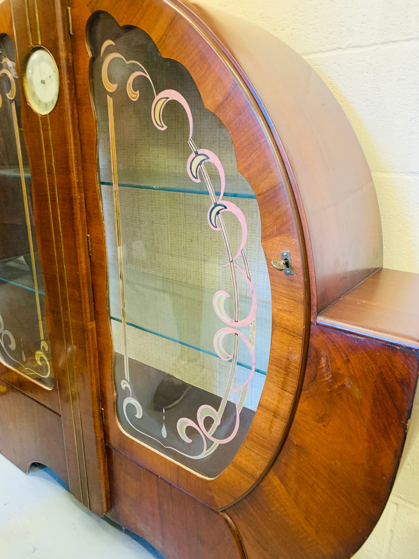 1930s Art Deco Cocktail Cabinet Curved Walnut Bar With Etched Glass & Integrated Smiths Clock