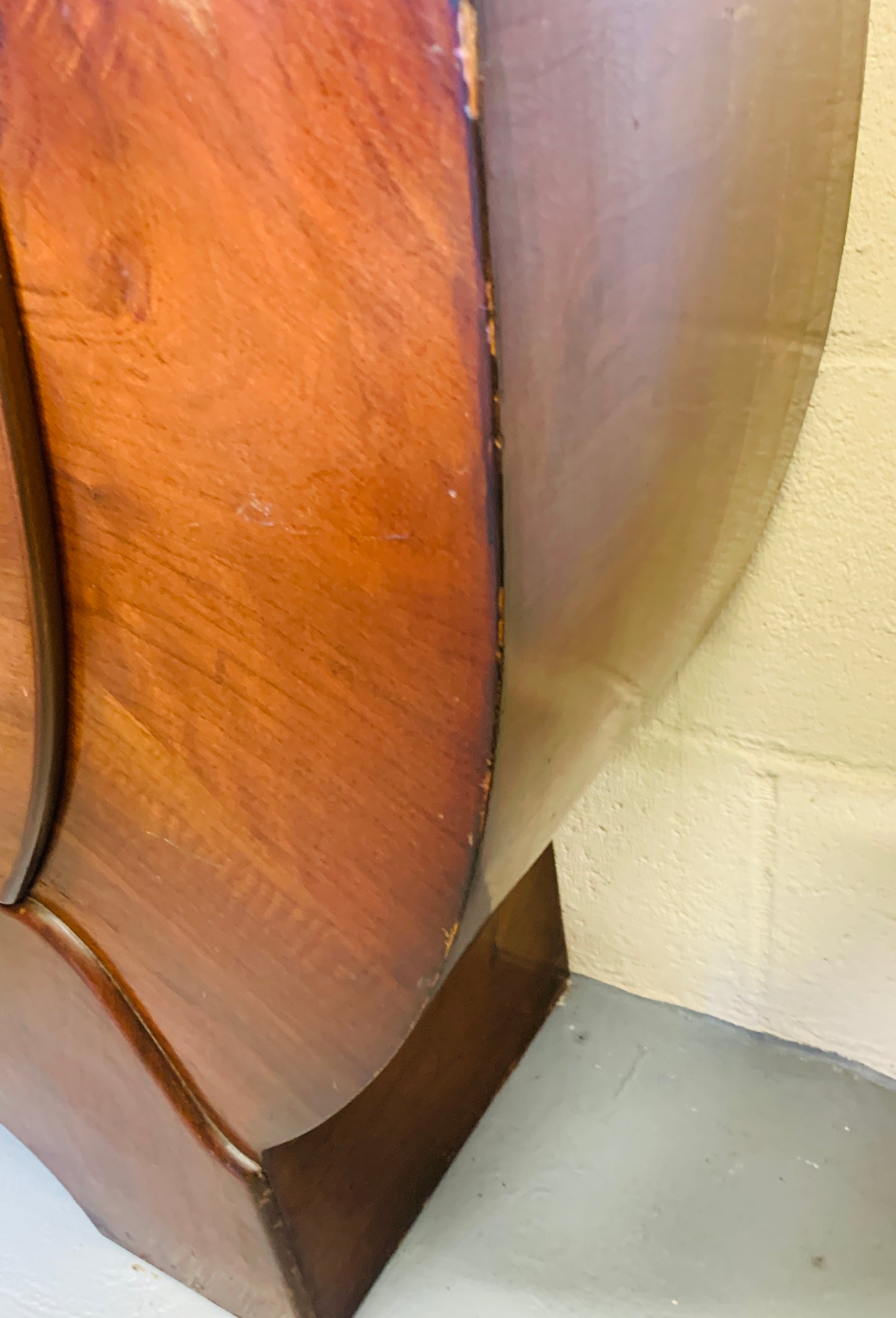 1930s Art Deco Cocktail Cabinet Curved Walnut Bar With Etched Glass & Integrated Smiths Clock