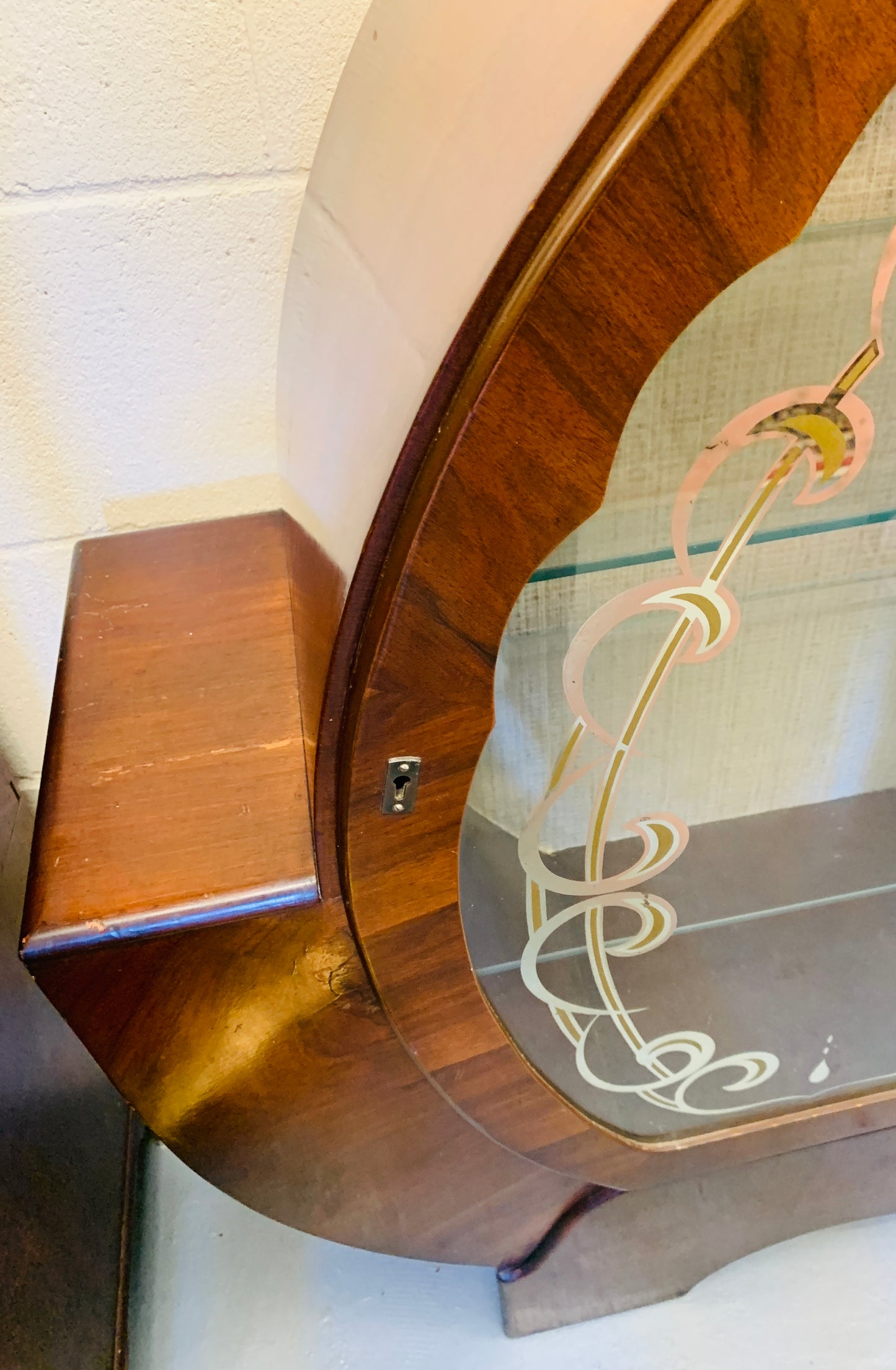 1930s Art Deco Cocktail Cabinet Curved Walnut Bar With Etched Glass & Integrated Smiths Clock