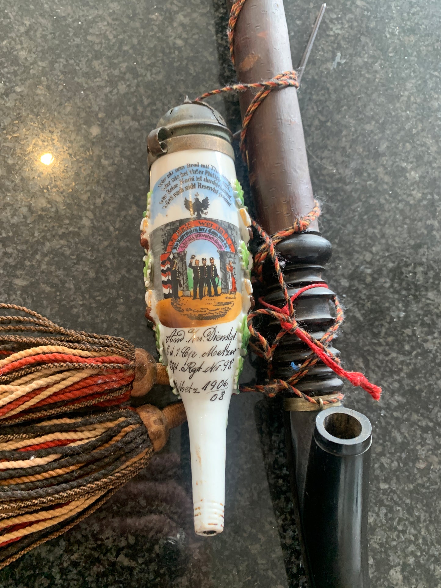 Antique German RESERVIST PIPE WITH PORCELAIN PIPE BOWL - 'RESERVISTENPFEIFE MIT PORZELLAN-PFEIFENKOPF' (1906-1908)