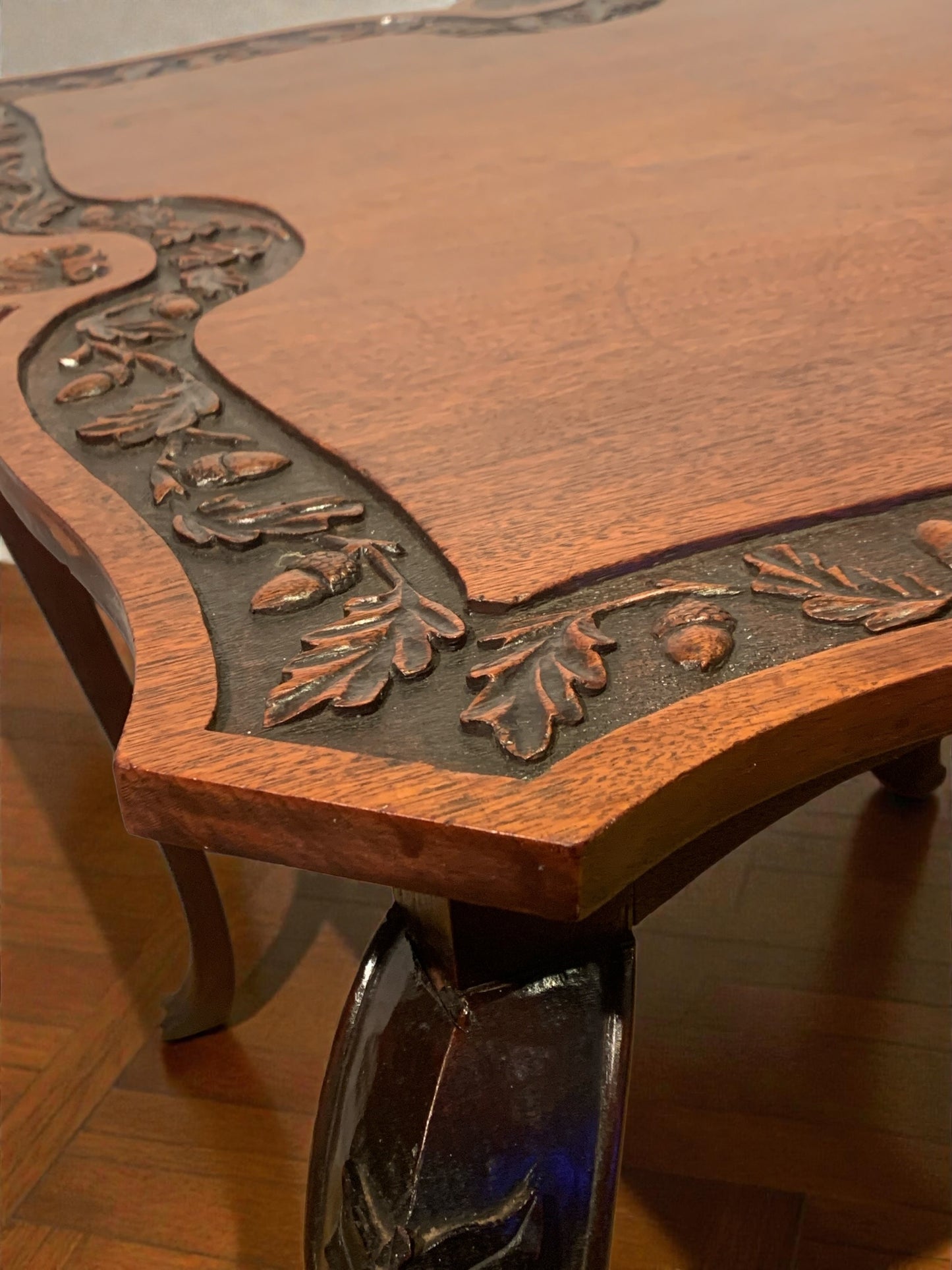 Exquisite Late Georgian/Early Victorian Oak Centre/Window Table with Acorn & Oak