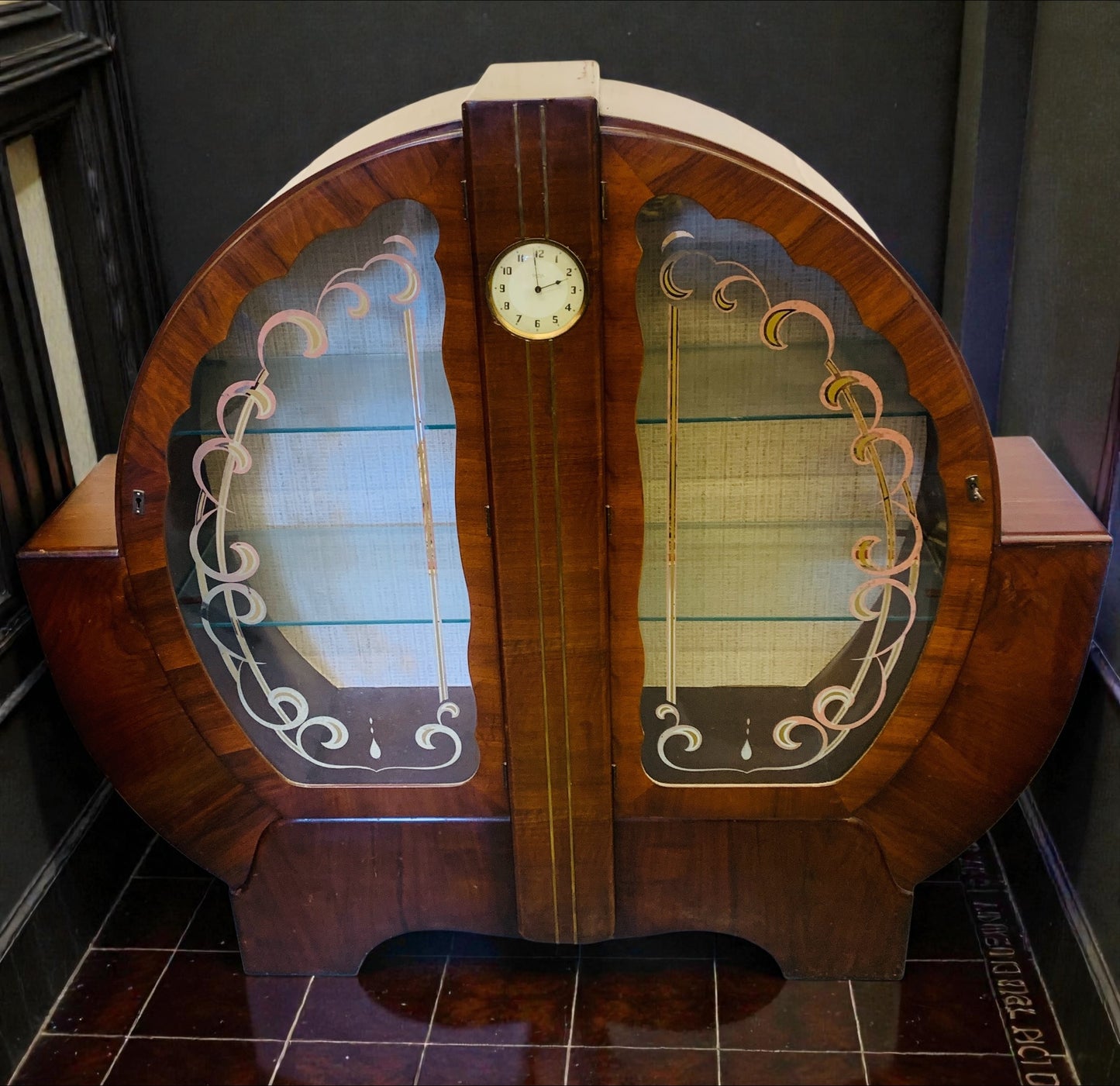 1930s Art Deco Cocktail Cabinet Curved Walnut Bar With Etched Glass & Integrated Smiths Clock
