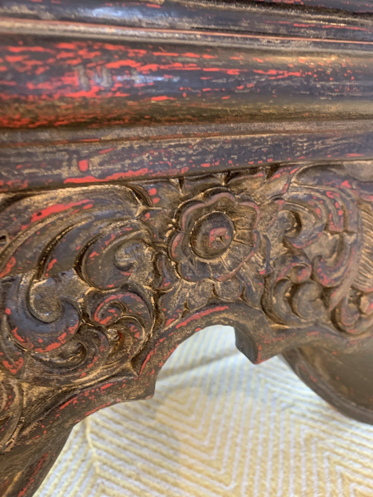 Rare 19th-Century Burmese "Single-Rider" Howdah - Carved Lacquered Elephant Seat