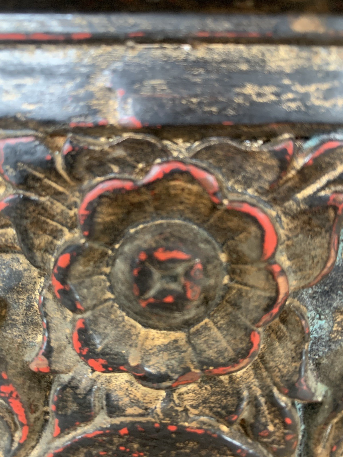 Rare 19th-Century Burmese "Single-Rider" Howdah - Carved Lacquered Elephant Seat