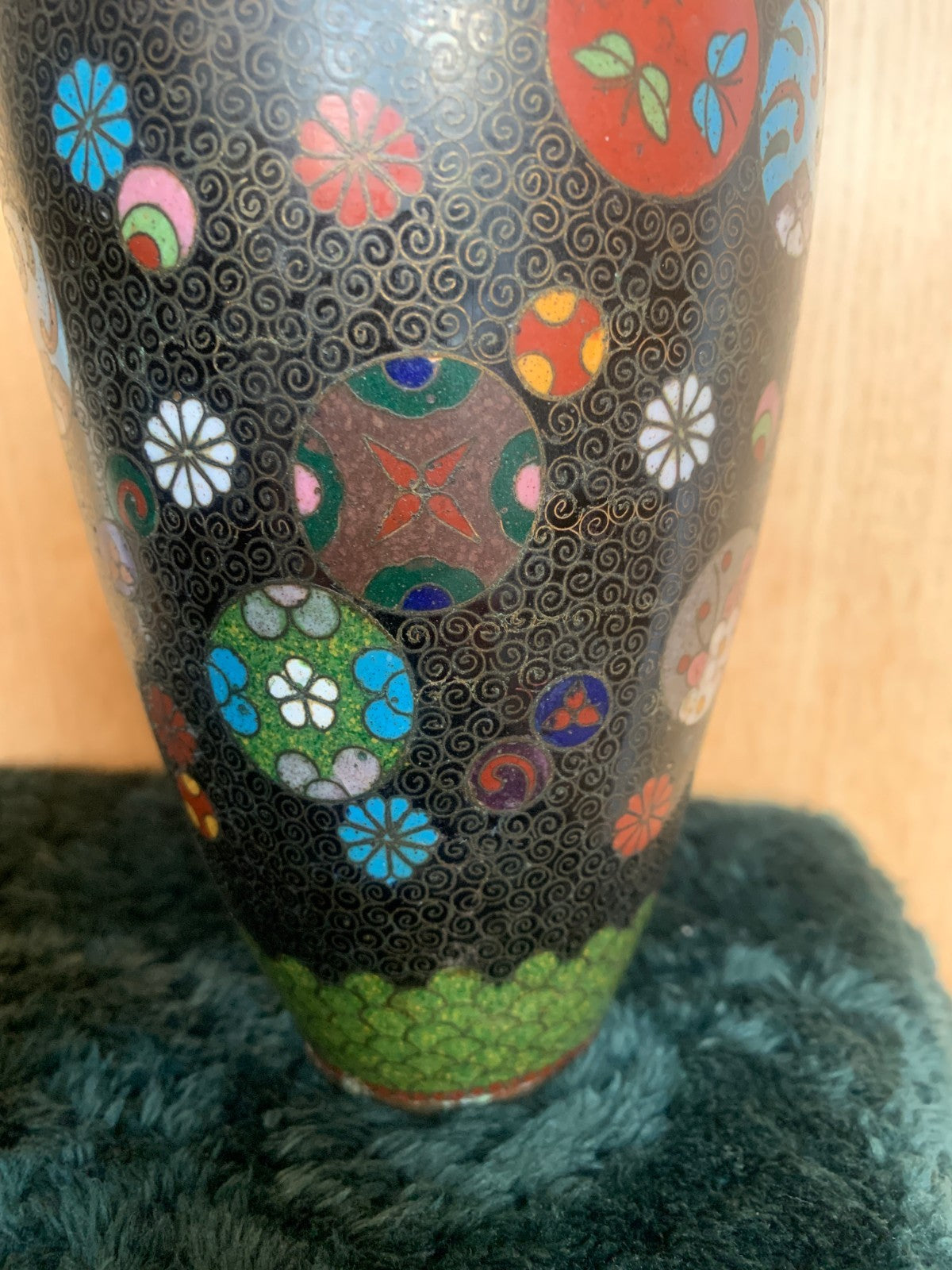 ANTIQUE PAIR OF 19TH CENTURY MEIJI JAPANESE CLOISONNE MEDALLION VASES