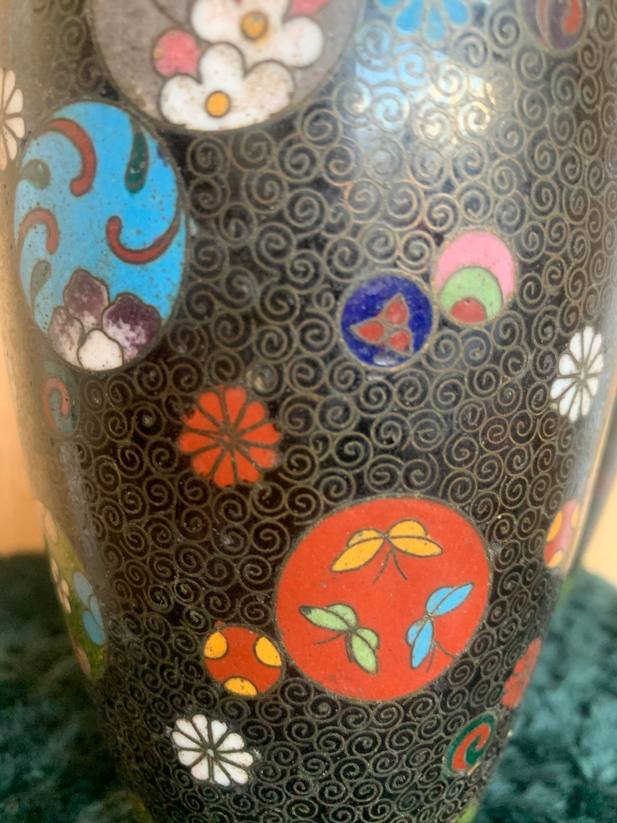 ANTIQUE PAIR OF 19TH CENTURY MEIJI JAPANESE CLOISONNE MEDALLION VASES