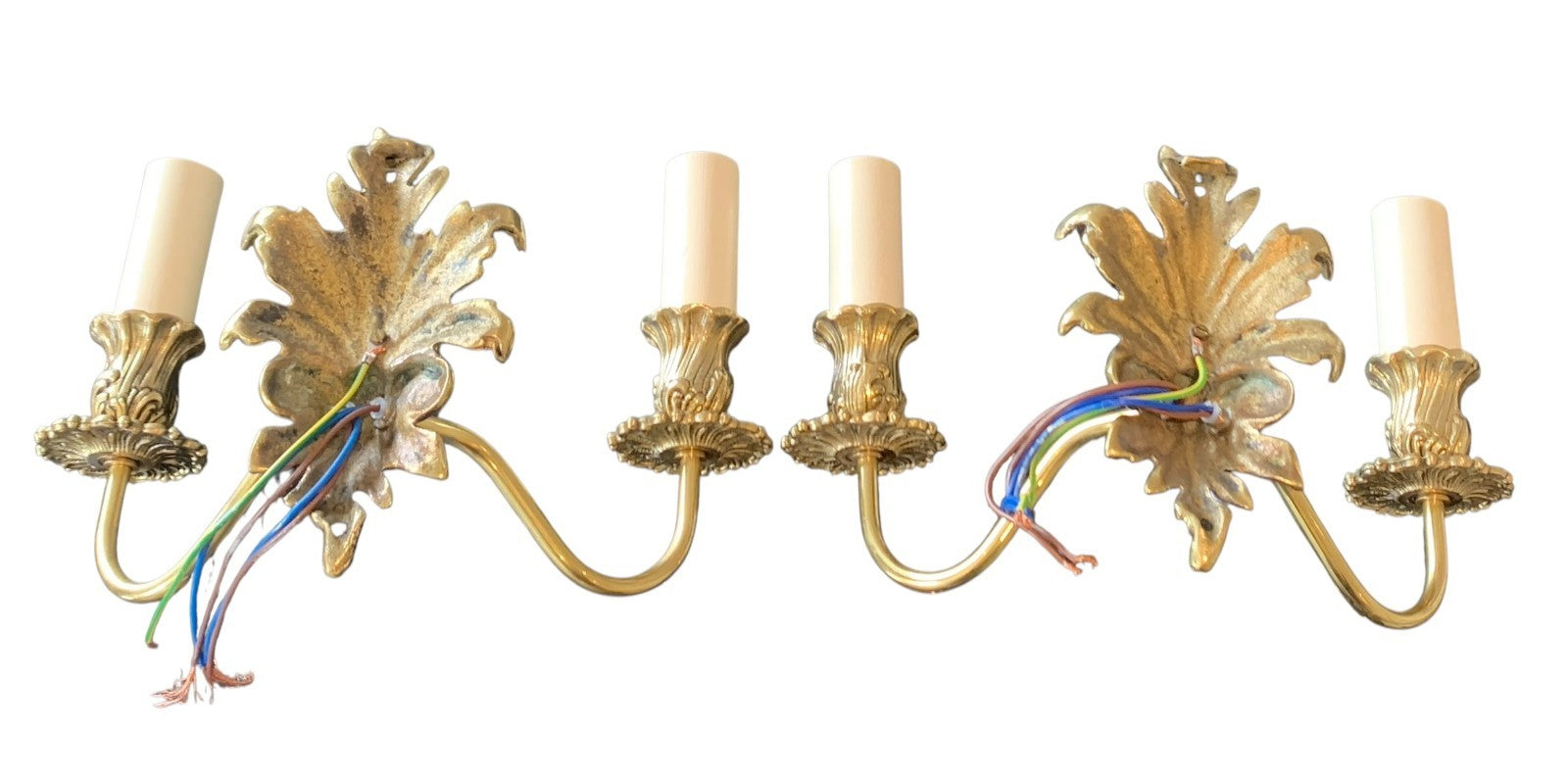 Pair of Impex Lighting ‘Dauphine’ Solid Brass Twin Wall Lights – Small Leaf Desi
