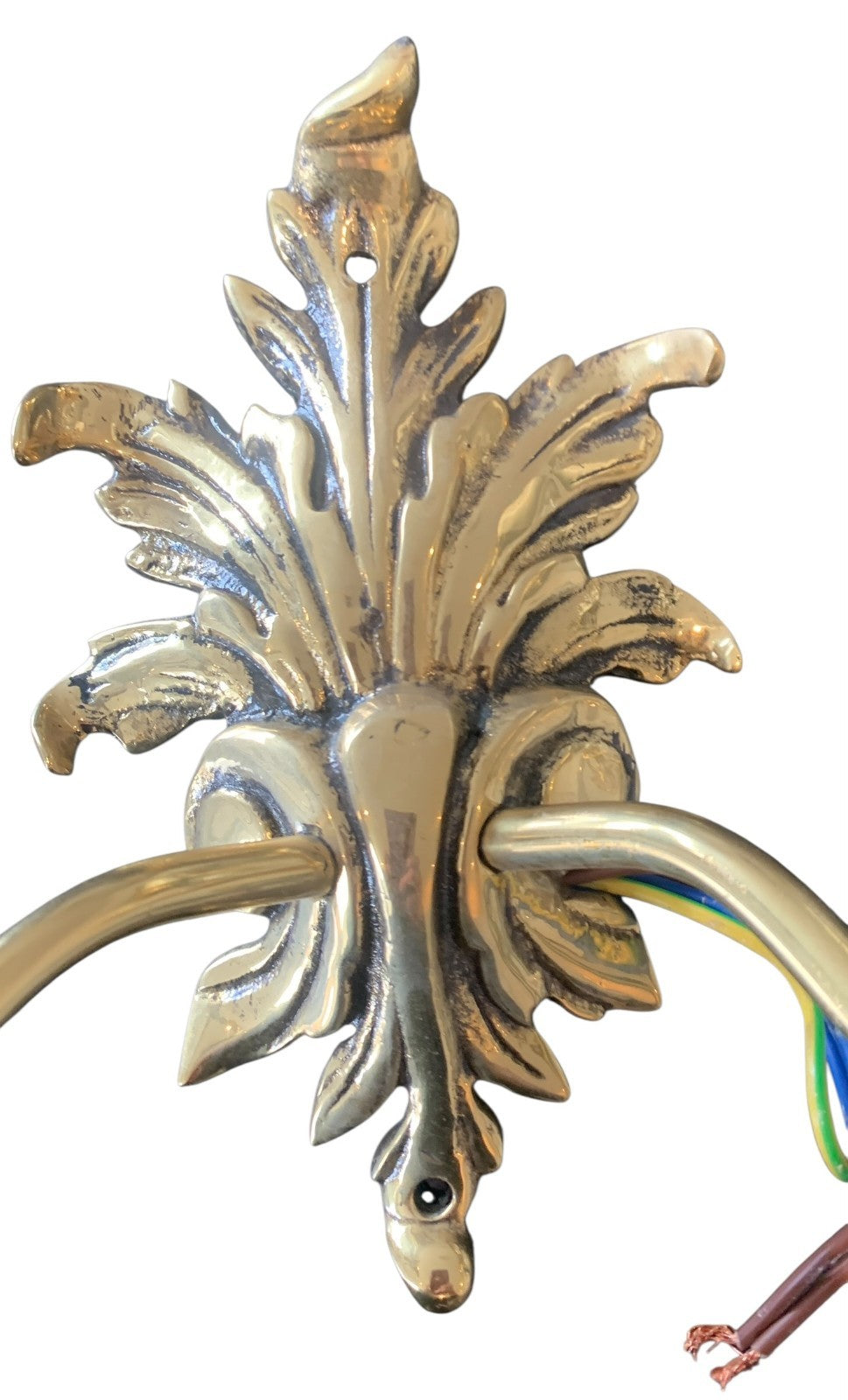 Pair of Impex Lighting ‘Dauphine’ Solid Brass Twin Wall Lights – Small Leaf Desi