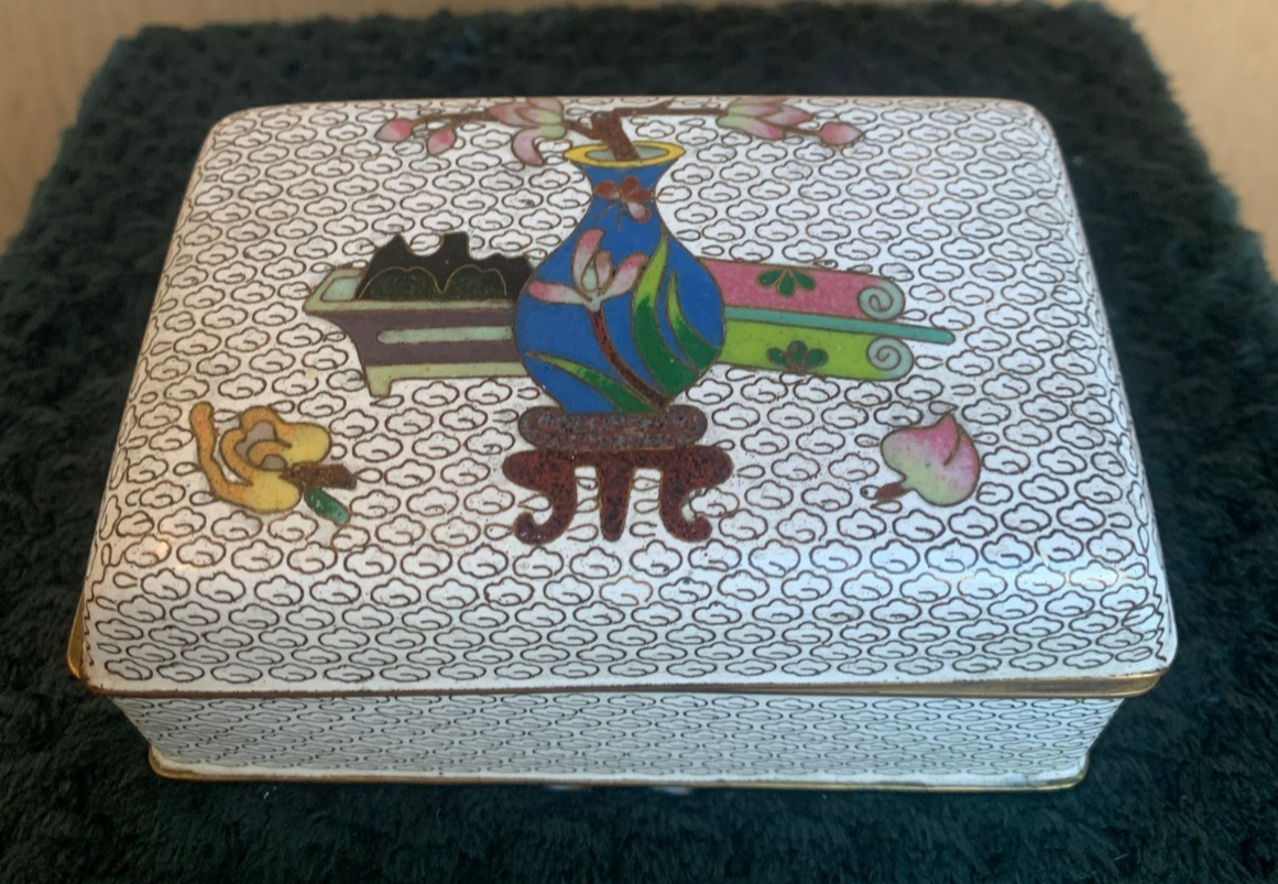 Antique Chinese Cloisonné Enamel Trinket Box – c. 1900–1920