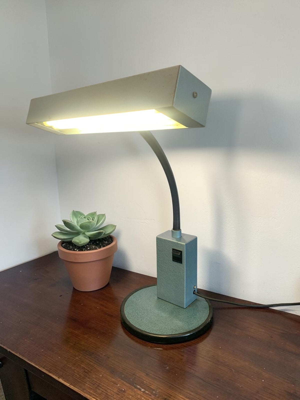 Vintage P.W. Allen & Co. A90 Industrial Inspection Lamp (as used by RAF & NATO)