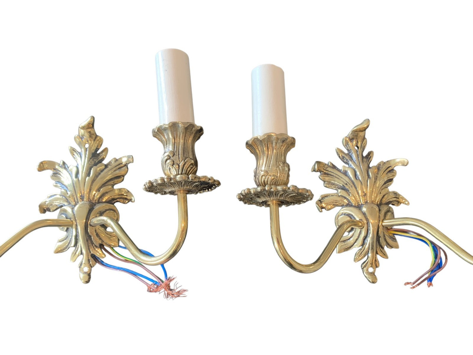 Pair of Impex Lighting ‘Dauphine’ Solid Brass Twin Wall Lights – Small Leaf Desi