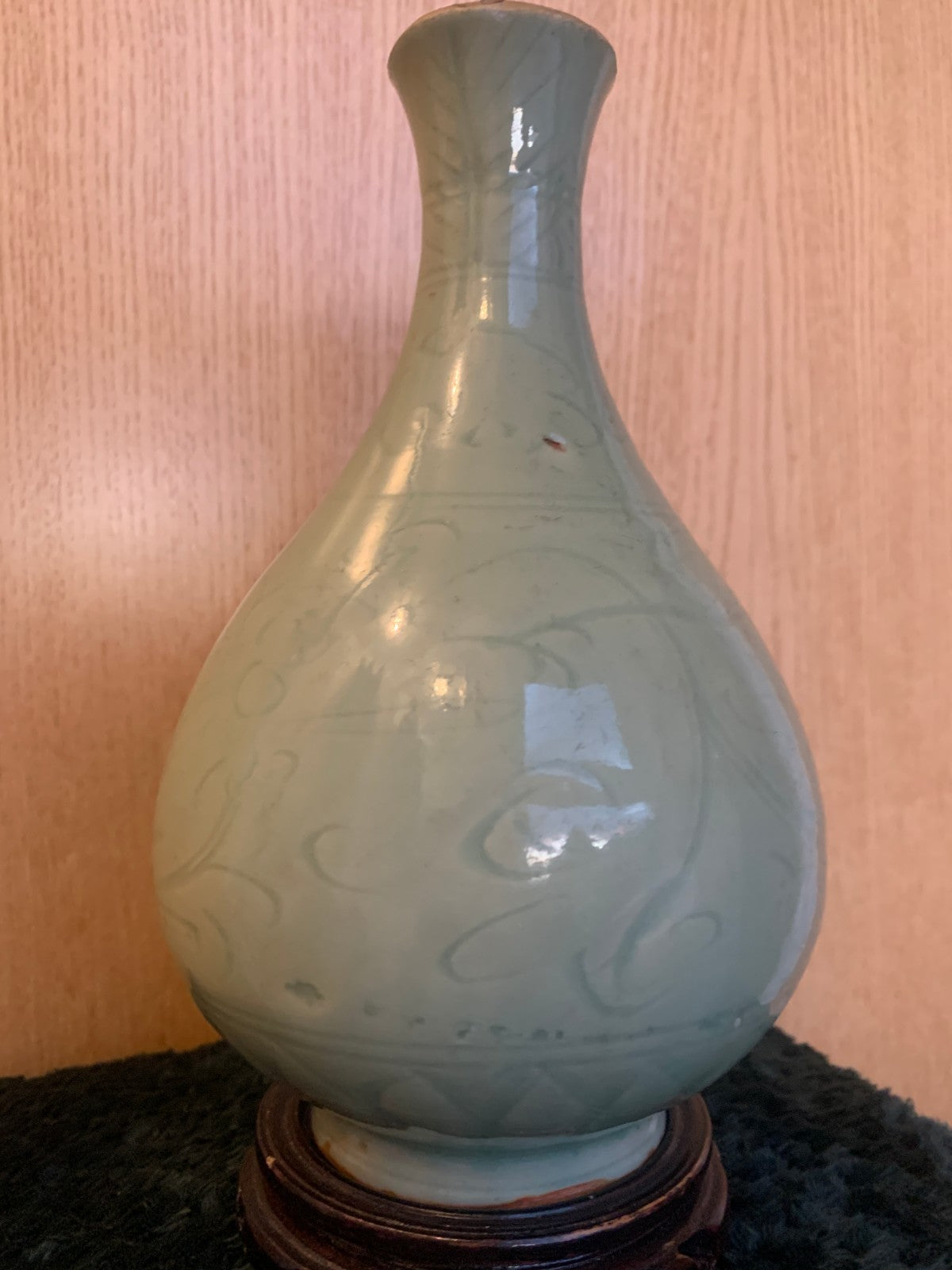Antique Late Qing Chinese Celadon Glaze Incised Vase (yuhuchun ping style)