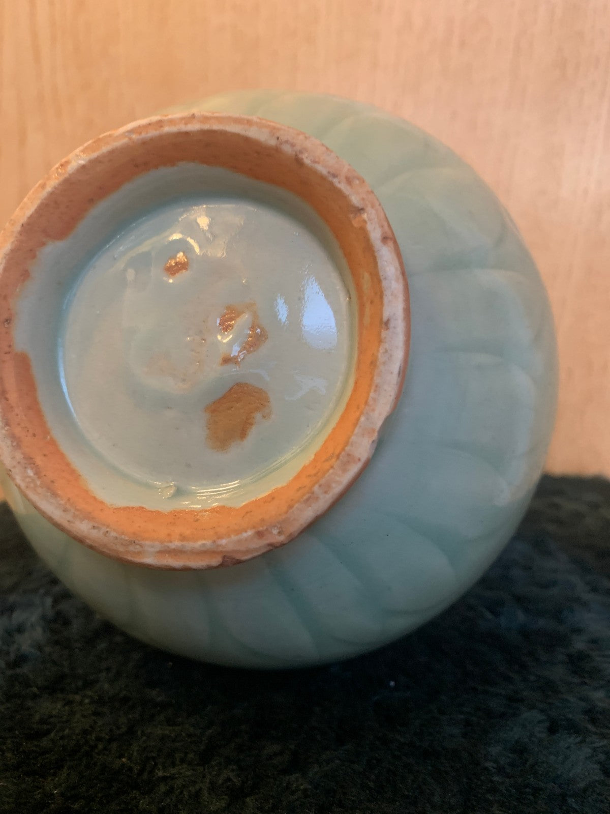 Antique Late Qing Chinese Celadon Glaze Incised Vase (yuhuchun ping style)