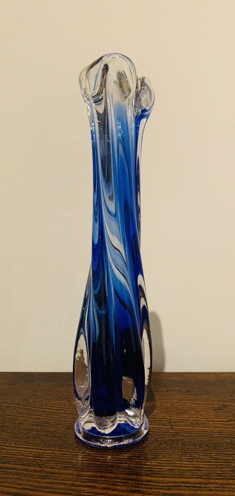 Beautiful Vintage Hand Blown Thick Art Glass Cobalt Blue Tulip Bud Vase