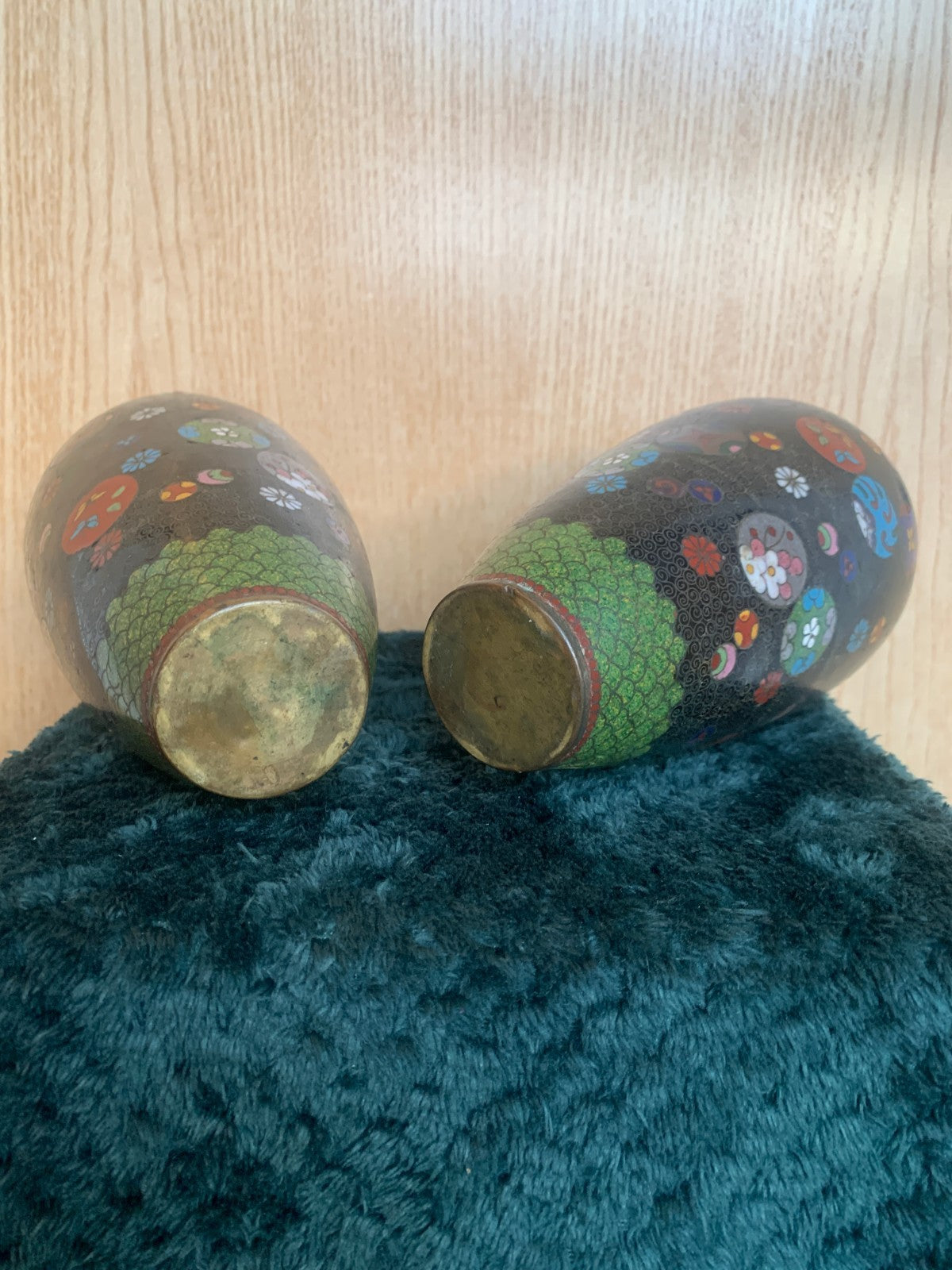 ANTIQUE PAIR OF 19TH CENTURY MEIJI JAPANESE CLOISONNE MEDALLION VASES