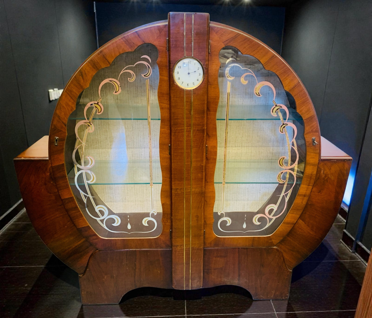 1930s Art Deco Cocktail Cabinet Curved Walnut Bar With Etched Glass & Integrated Smiths Clock