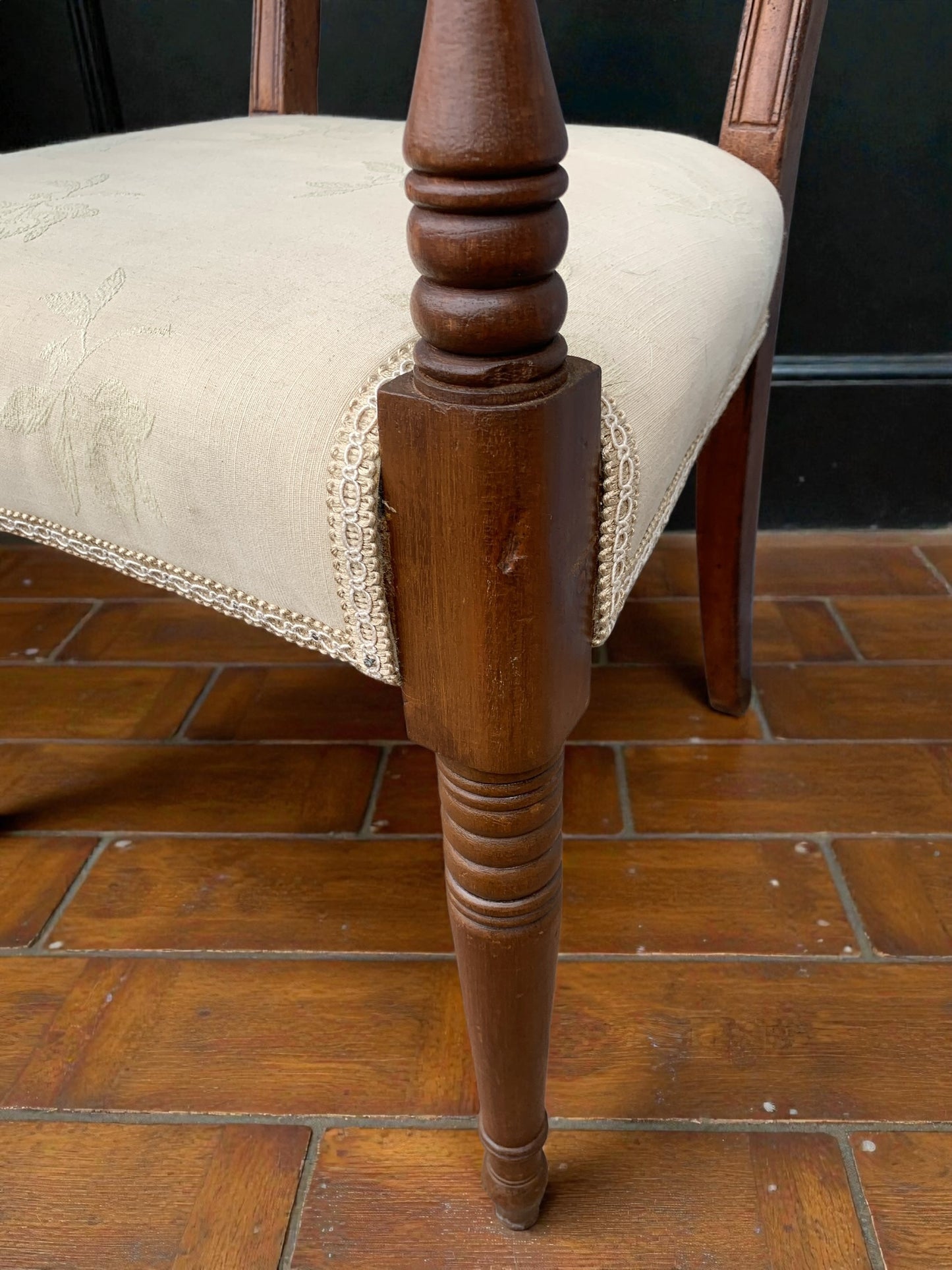 Antique Regency Period (1811-1820) Mahogany Elbow Chair