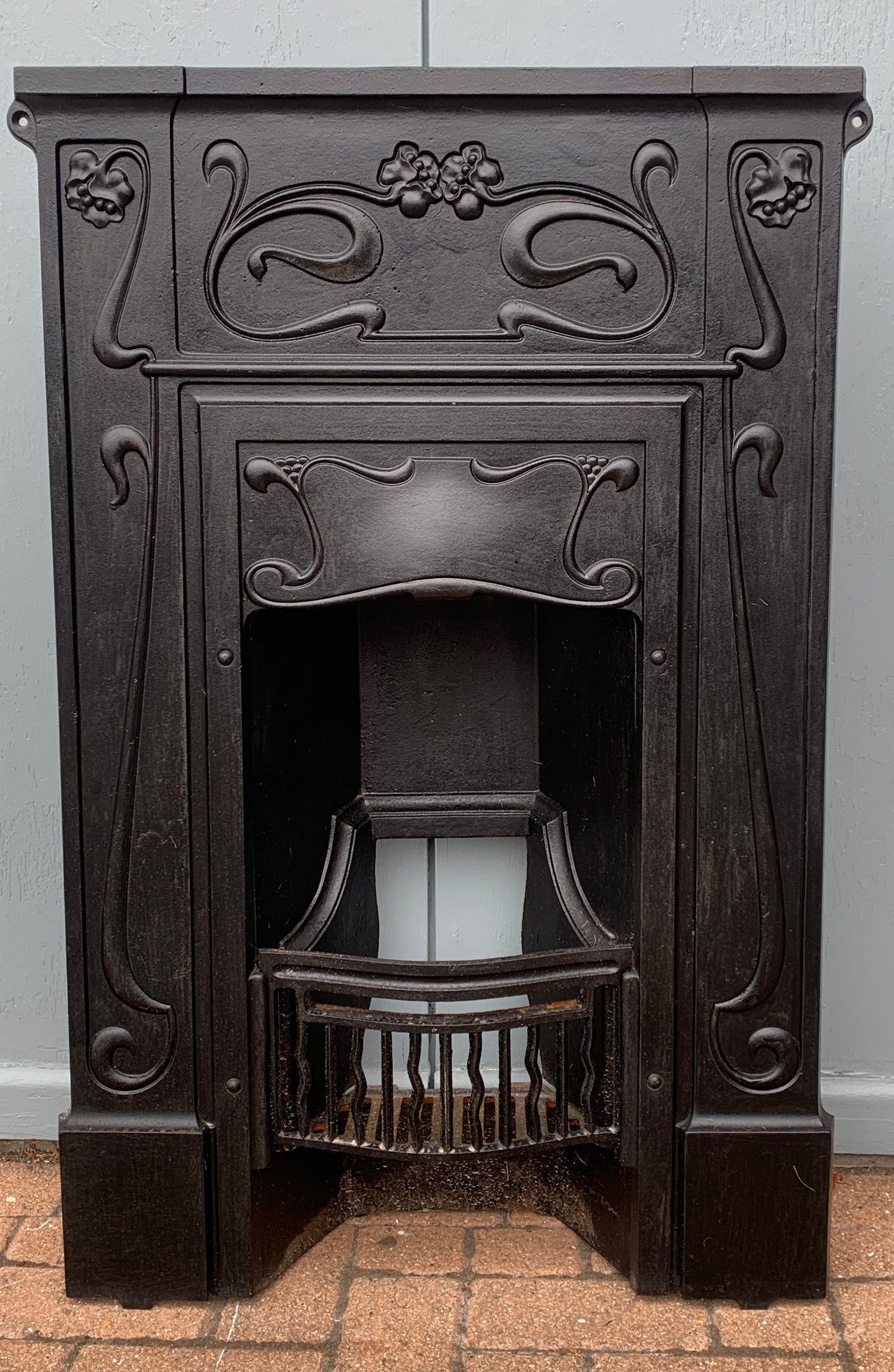 Antique Art Nouveau Cast Iron Fireplace (1890-1910)