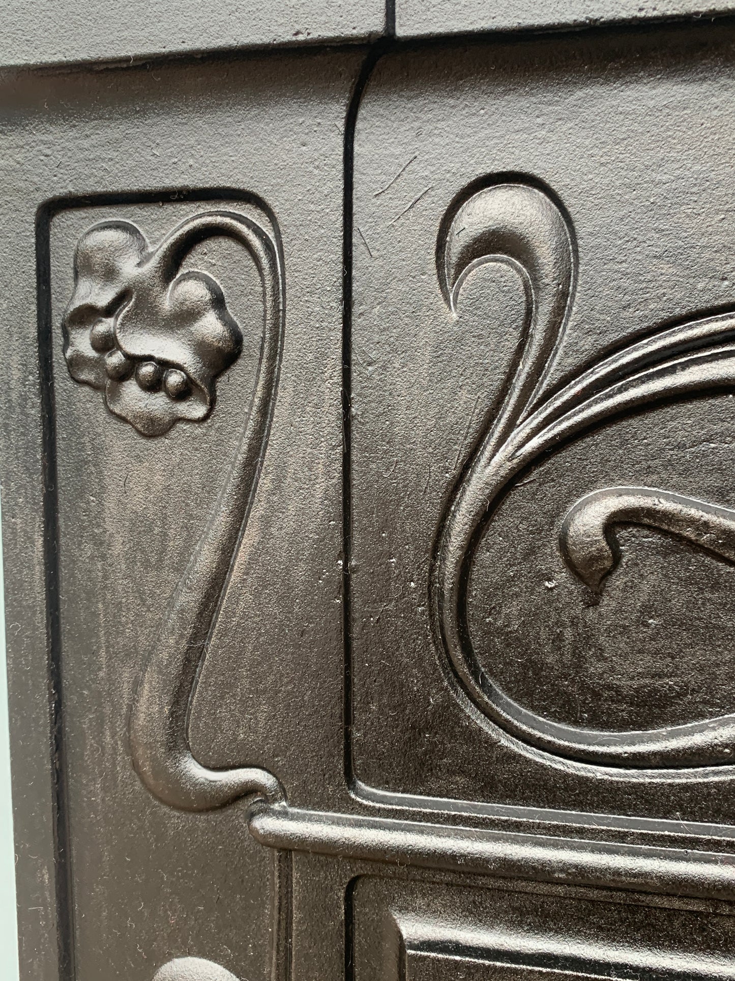 Antique Art Nouveau Cast Iron Fireplace (1890-1910)