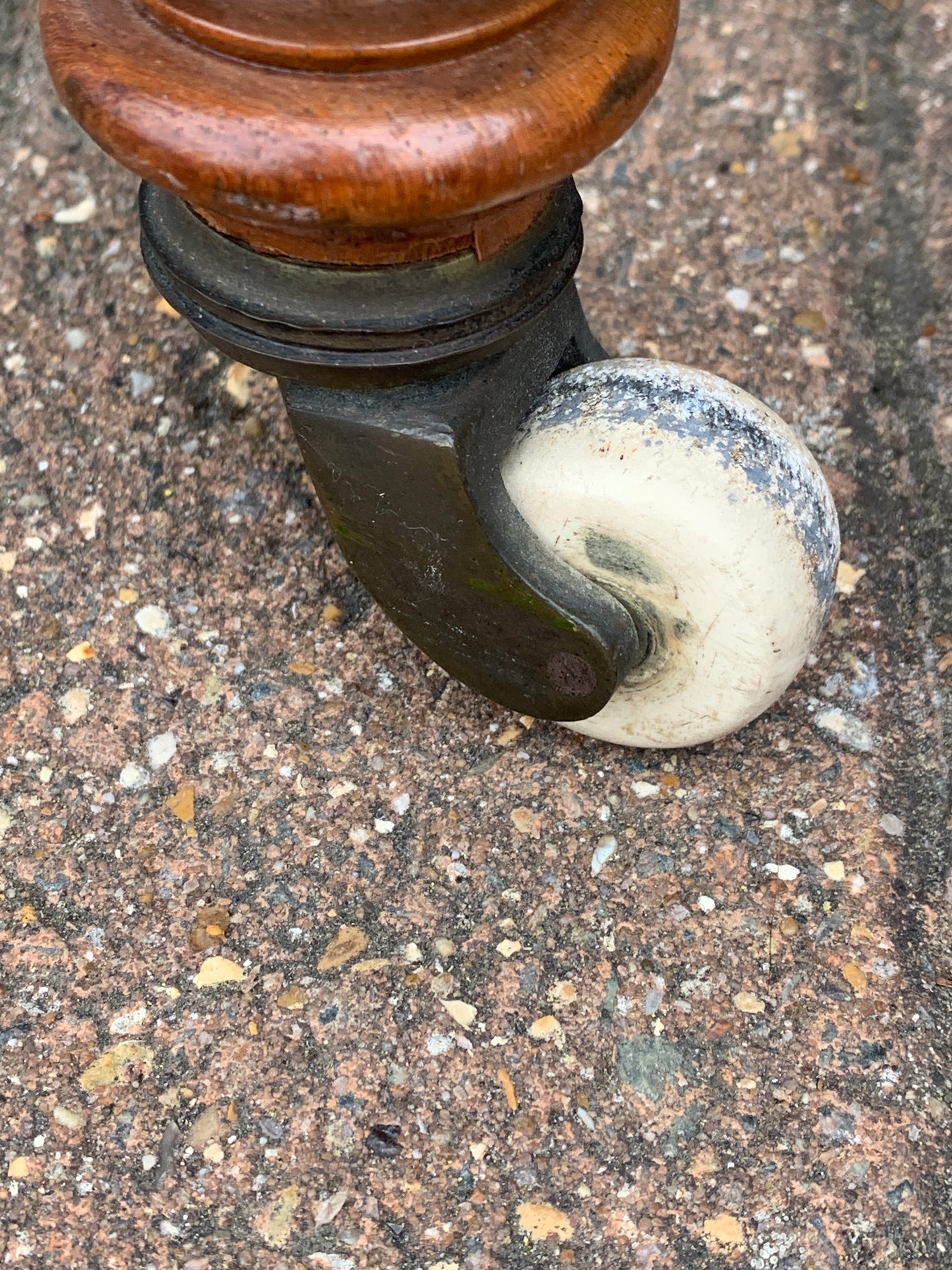 Victorian Walnut Parlour Two Seater Settee on Castors, Marquetry Inlay
