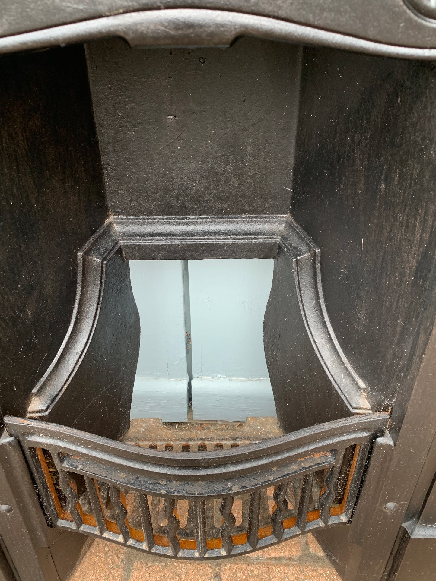 Antique Art Nouveau Cast Iron Fireplace (1890-1910)